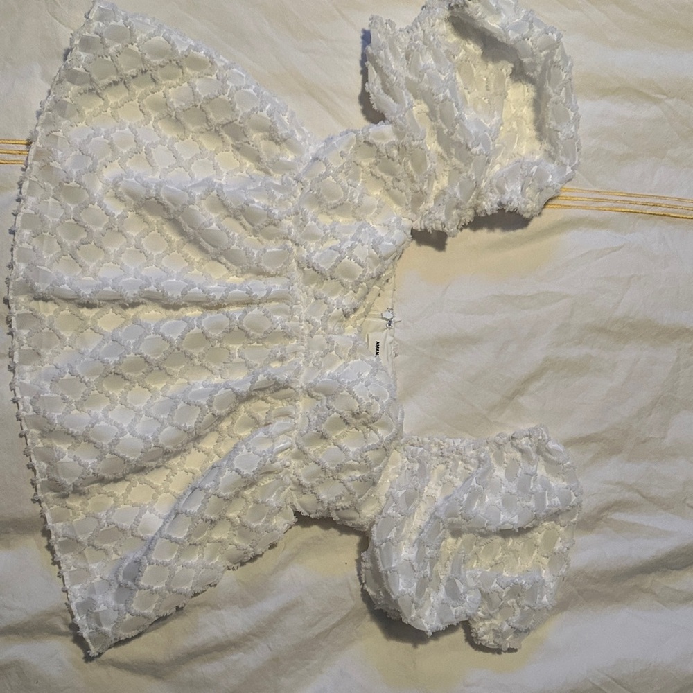 Amanda Uprichard White Lace textured babydoll cropped top with Ruffled Sleeves